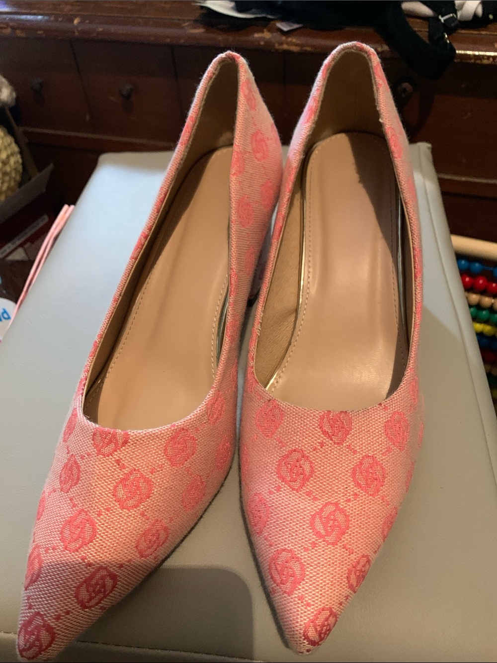 Women's Pink Floral Patterned Pointed-Toe Pumps size 9.5-10